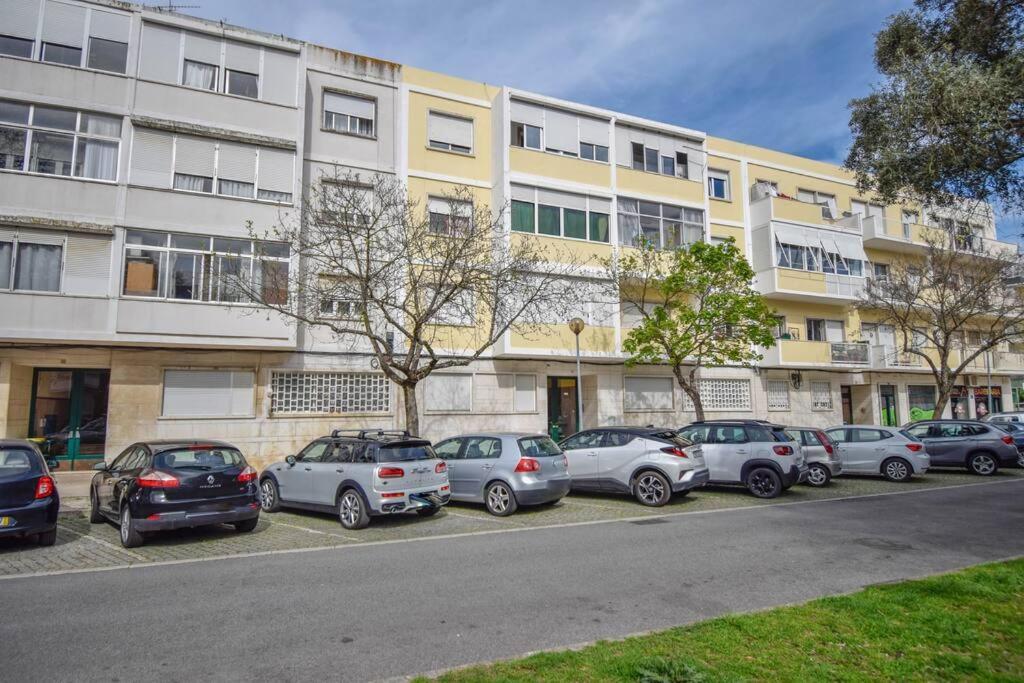 Cozy And Sunny Family Apartment Lisbon Luaran gambar